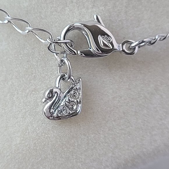 Gorgeous Swarovski Turquoise Necklace-Excellent Condition - Picture 6 of 7